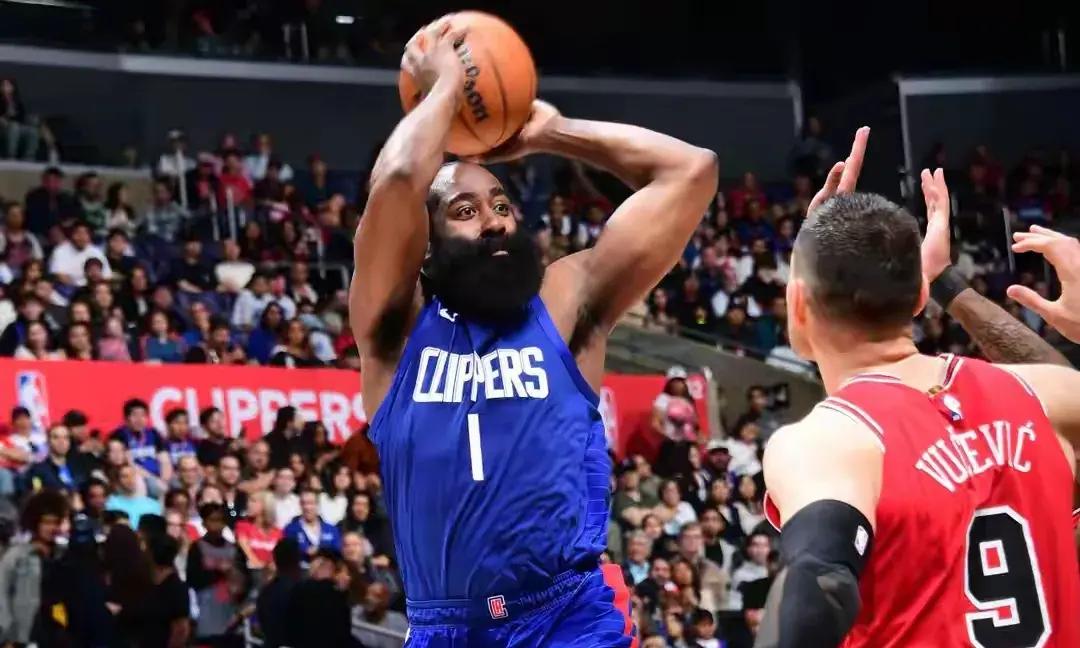 快船轻取深圳队，欧文统治全场