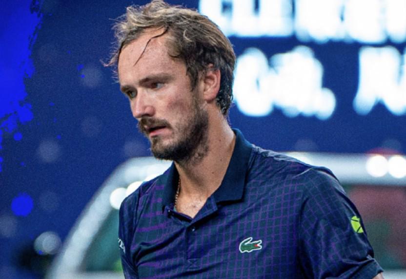 法网力克年终总决赛,梅德韦杰夫统治全场 法网力克年终总决赛,梅德韦杰夫统治全场