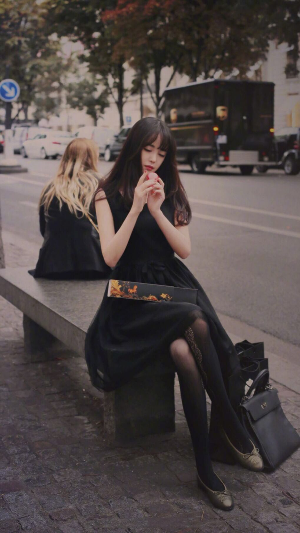 开云体育app-速度与坚韧，赛车场与足球场的双重燃烧篇章