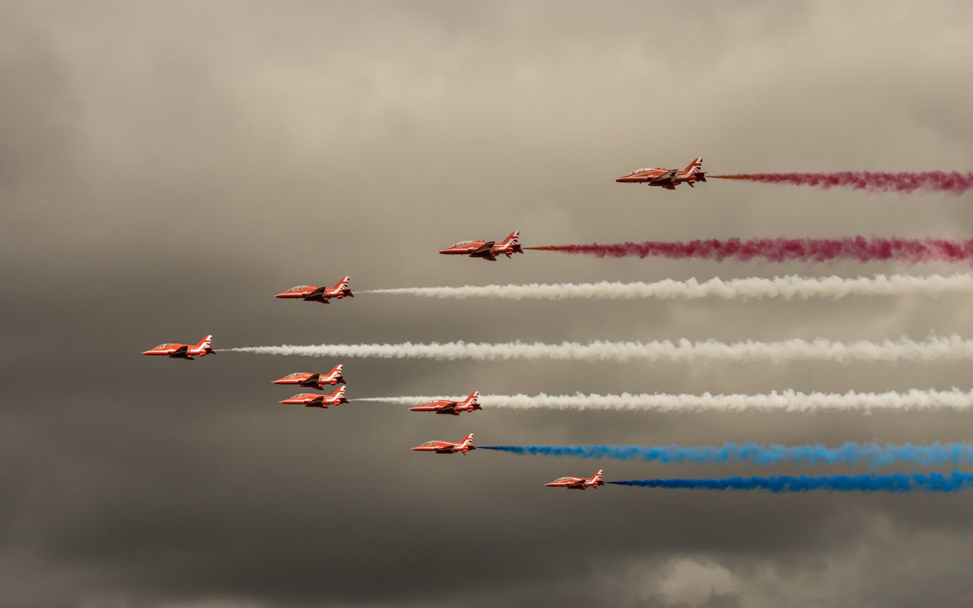 开云体育入口-黄色与蓝色的十字路口，当哈弗茨的沉默彩虹划过基辅夜空