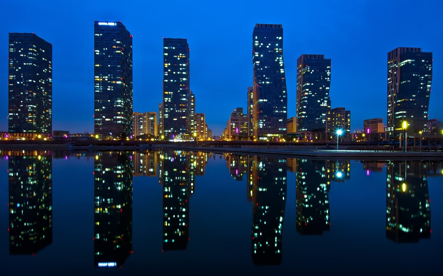 开云体育登录-巨星舞台与团队齿轮，杜兰特关键战不手软，独行侠团队压制黄蜂