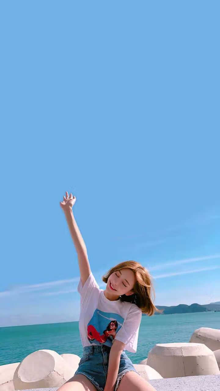 很有戏剧性。制造唯一性的关键，在于找到一个独特的切入视角，避免写成普通的战报。我们可以从颠覆预期和代际传承的角度切入，将这场B组的焦点战，描绘成一次新王登基的成人礼